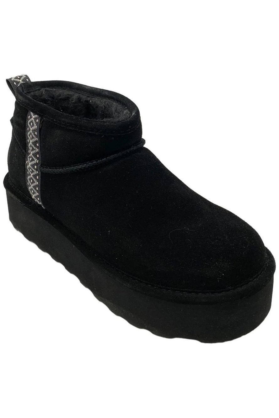BEARPAW Women's Retro October Suede Platform Ankle Boot Black - Wide